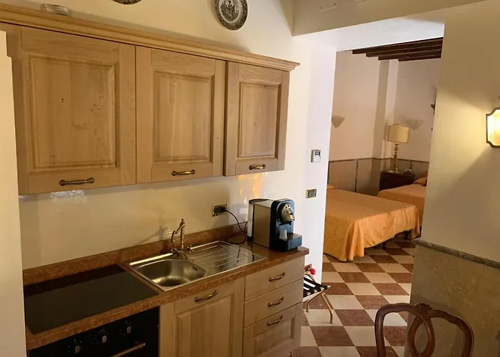 Luxury Apartment In San Marco With Canal View